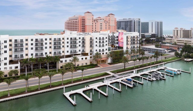 Family and Friends Beach Getaway! Two Amazing Rooms w/Fantastic View, Pool in Clearwater
