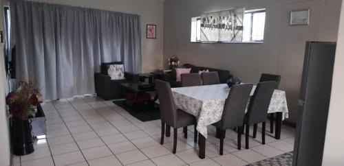 Family Room Libem Lodge in Edenvale