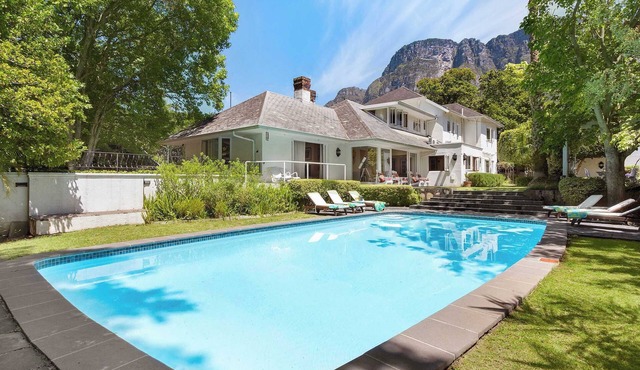 Family Villa, Pool, Tennis Court, Newlands -Craiglea in Cape Town