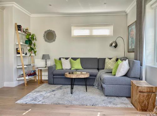Fig Tree Cottage - Leafy Constantia Cottages in Cape Town