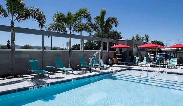 GORGEOUS PET FRIENDLY SUITE! FREE BREAKFAST & POOL in Orlando