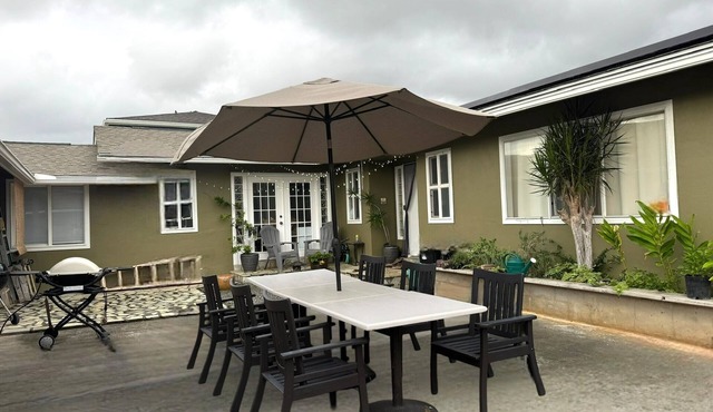 Hale Koolau 2-bedroom house with WiFi, W/D and AC in lovely Kaneohe 30days in Kaneohe