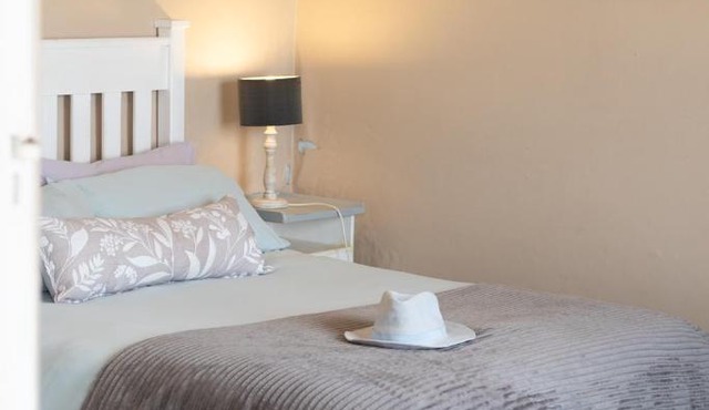 Haus Windhoek - Charming Coastal Escape in Struisbaai