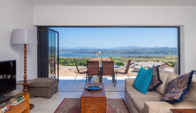 Heron's View - lagoon views and solar power @Lake Brenton, Knysna in Knysna