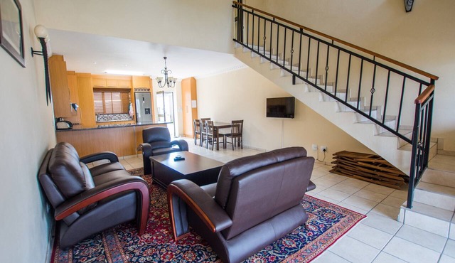 HoyoHoyo Acorns Lodge in Hoedspruit