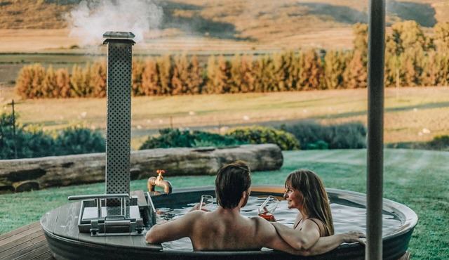 In The Valley - Farm Stay with Hot Tub & Views in Clanwilliam