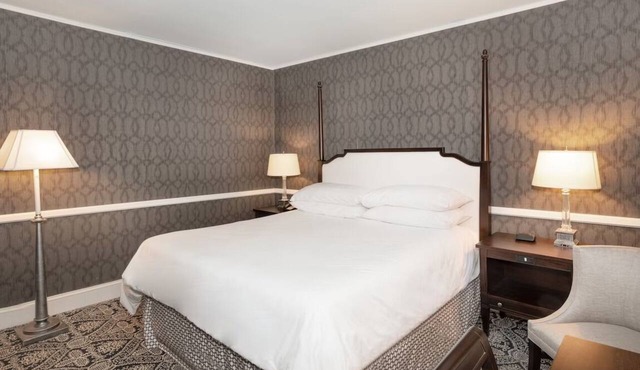 Just Steps from Waterfront | Robert Johnson King | 0.3mi to US Naval Academy in Annapolis