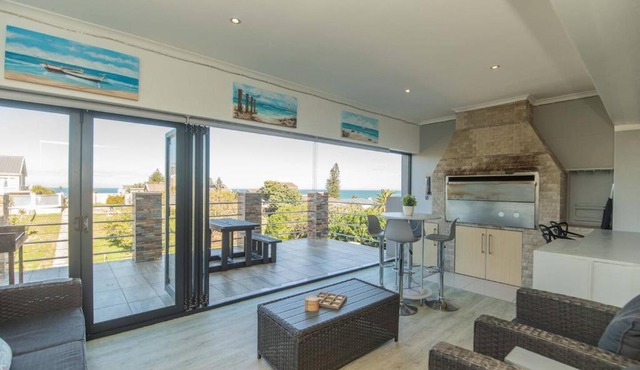 Kini Bay Coastal Escape in Gqeberha