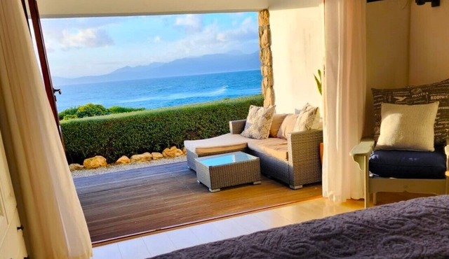 Kleinzee Oceanfront Guesthouse in De Kelders