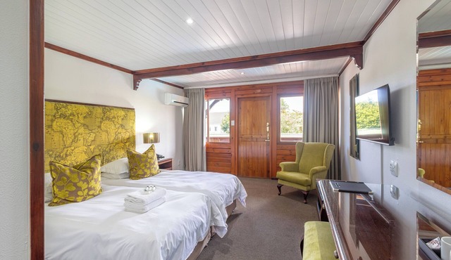 Knysna Log-Inn Hotel in Knysna