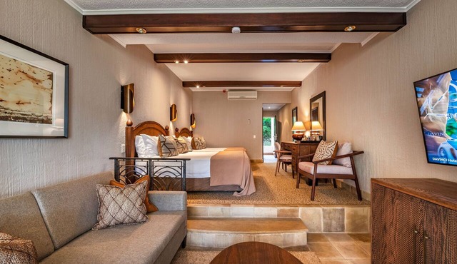 Kwa Maritane Bush Lodge in Pilanesberg National Park