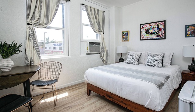 LA Stays with a Touch of Glam in Los Angeles