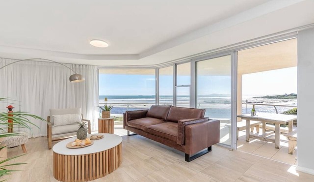 Lagoon Beach Gem Pool, Views & sea breeze in Milnerton