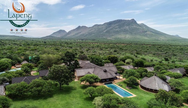 Lapeng Guest Lodge in Boerboomskraal