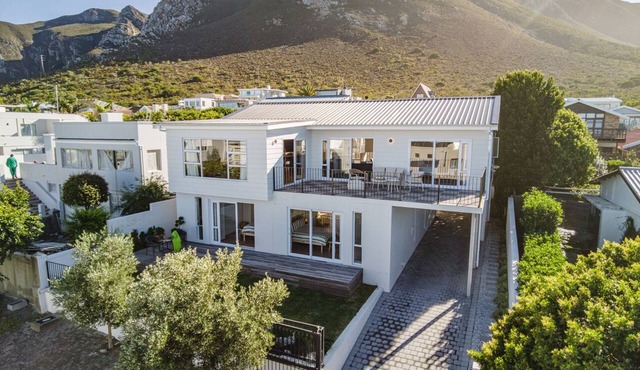 Legacy Villa | Voelklip | Sea & mountain views in Hermanus