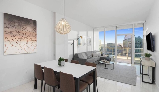 Level South Olive- One Bedroom Suite & Office in Los Angeles