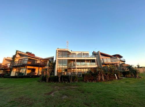 Little House on Supers in Jeffreys Bay