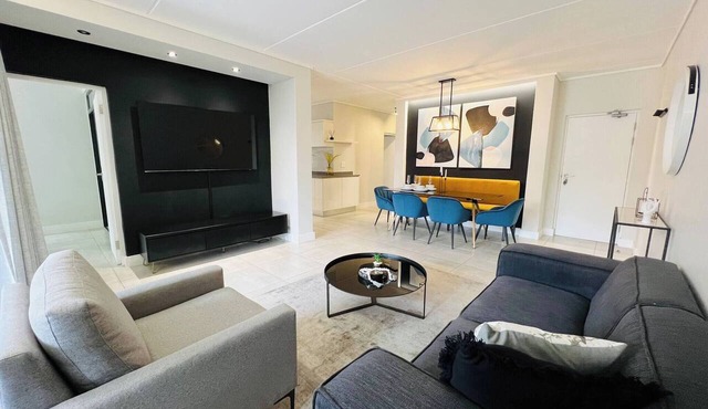 Luxurious 3-Bedroom Apartment in Johannesburg's Waterfall Area in Johannesburg