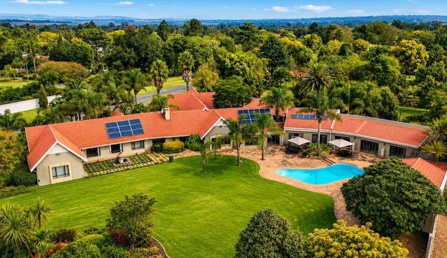 Luxurious 5-bedroom House Rental in Springs, South Africa in Springs