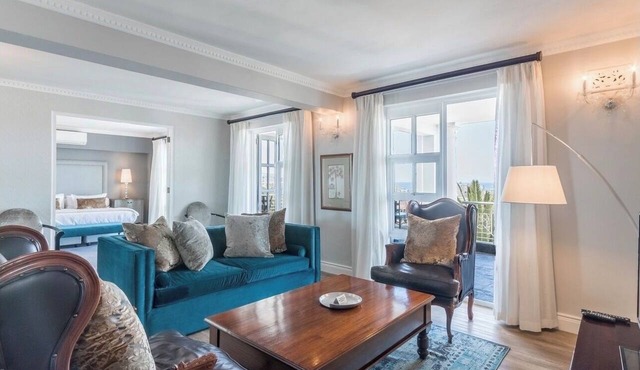 Luxurious Accessible Apartment With Stunning Views in Cape Town in Cape Town