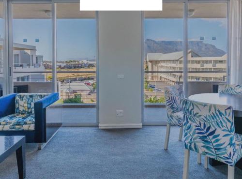 Luxurious Accessible Apartment with Ocean Views in Kaapstad