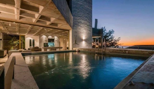 Luxurious Apt, Pool, Views, Sea Point - Luna Loft in Cape Town