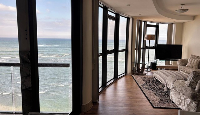 Luxurious Beachfront Apartment in Cape Town