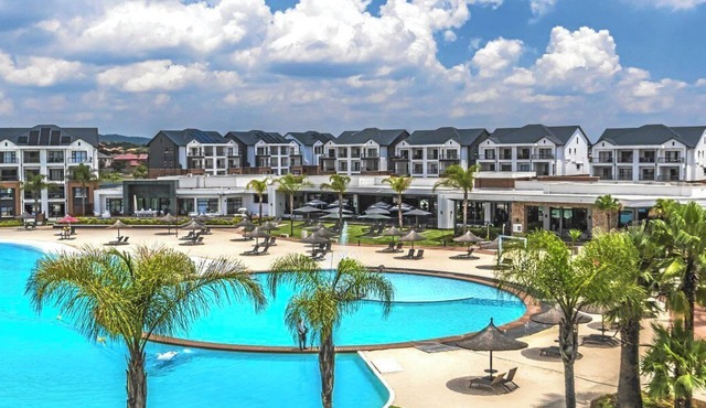 Luxury 1BR at Blyde Lagoon, Pretoria East, WiFi, Security & Self Check In in Pretoria