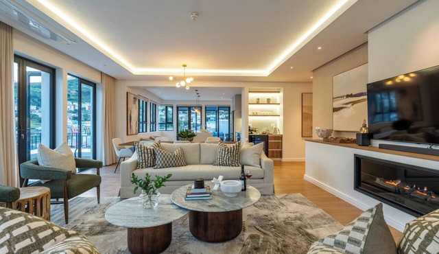 Luxury 3 Bedroom Penthouse with Table Mountain Views in Cape Town