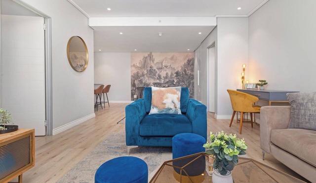 Luxury CBD Retreat | Stunning Mountain Views in Cape Town