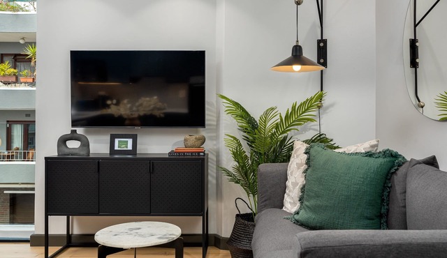 Luxury Green Point Apartment | Wifi | Balcony