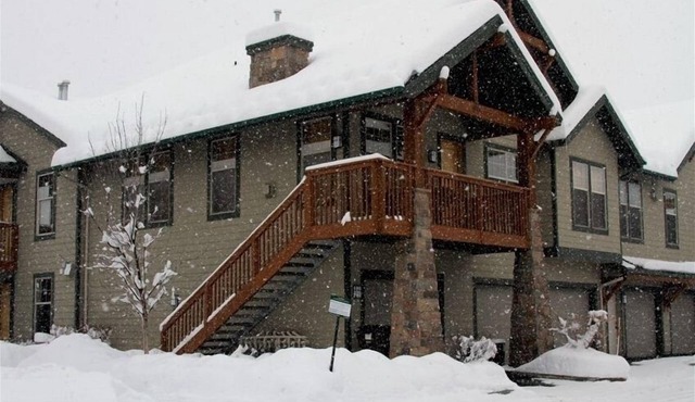 Luxury Townhouse with HD 4k Projector Home Theater in Park City