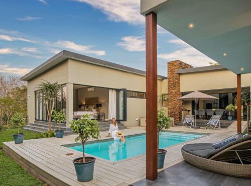 Luxury Villa Rainbow, Eden Rock Estate, Pennington in Pennington