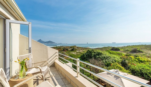Marechale Way - Two Bedroom Apartment, Sleeps 4 in Cape Town