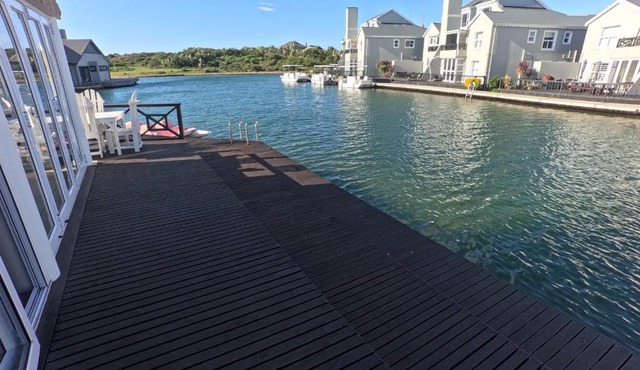 Marina Martinique Aruba Breeze Condo in Jeffreys Bay