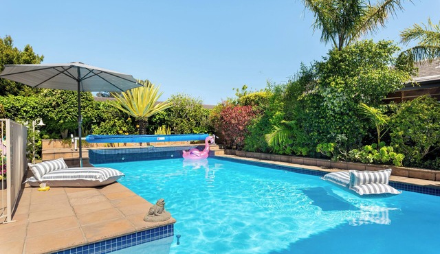 Meerendal Cottage - Private Garden, Pool, Hot TubnSelf catering in Cape Town