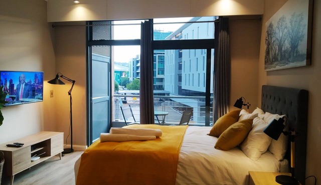 Menlyn Apartment - Studio in Pretoria