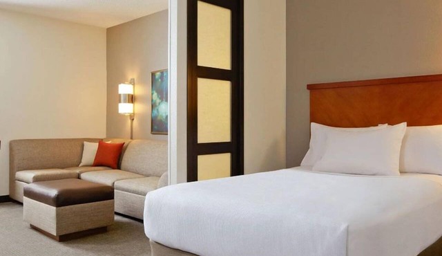 Minutes from McKinney Falls State Park! Outdoor Pool, Pet-Friendly in Austin