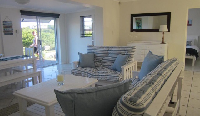 Modern & Beachy in Cape St Francis
