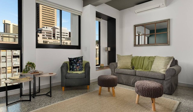 Modern Living In Heart of CBD Wifi Pool