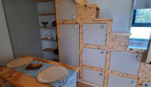 Mountain view Bespoke tiny home in Plettenberg Bay