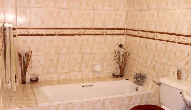 N4 Guest Lodge in Kgetlengrivier