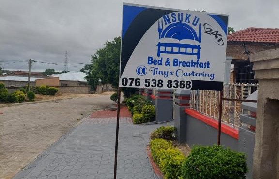 Nsuku Guest House in Thulamahashi