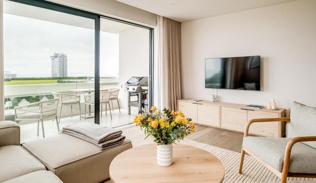 Ocean View 1bed Apartment in Sea Point Marlo Cove