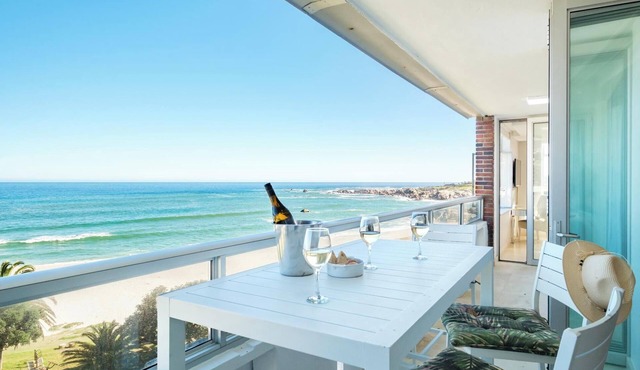 Ocean View Camps Bay 3bed Apt Beach Vistas in Cape Town