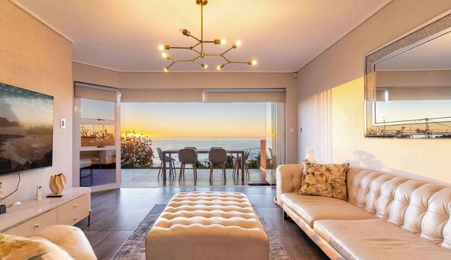 Ocean Views, Pool, Camps Bay - Houghton Views Apt in Cape Town