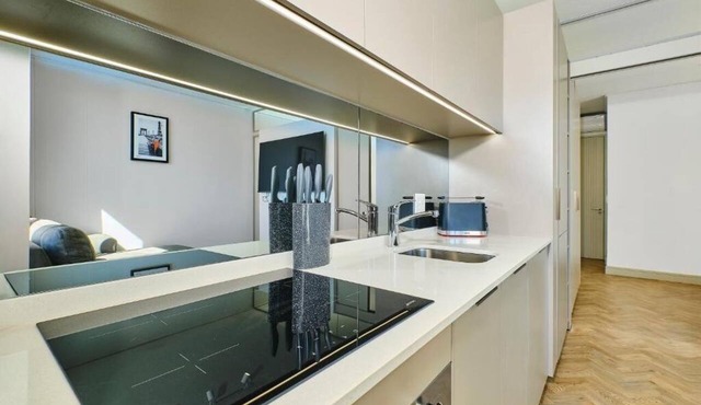 One Rosebank Apartment- Studio in Johannesburg