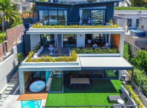 Panoramic Viewpoint - Luxury Villa with Ocean View