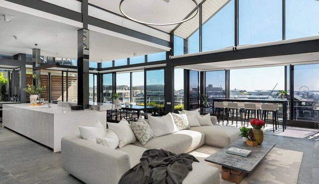Penthouse 601 Dovenby The Waterfront Marina in Cape Town