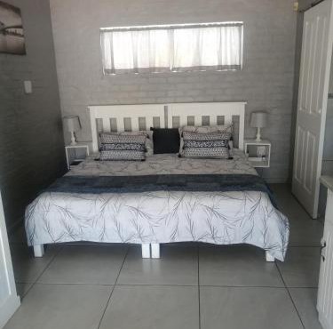 Petite Selfcatering Accommodation Struisbaai SA in Struisbaai